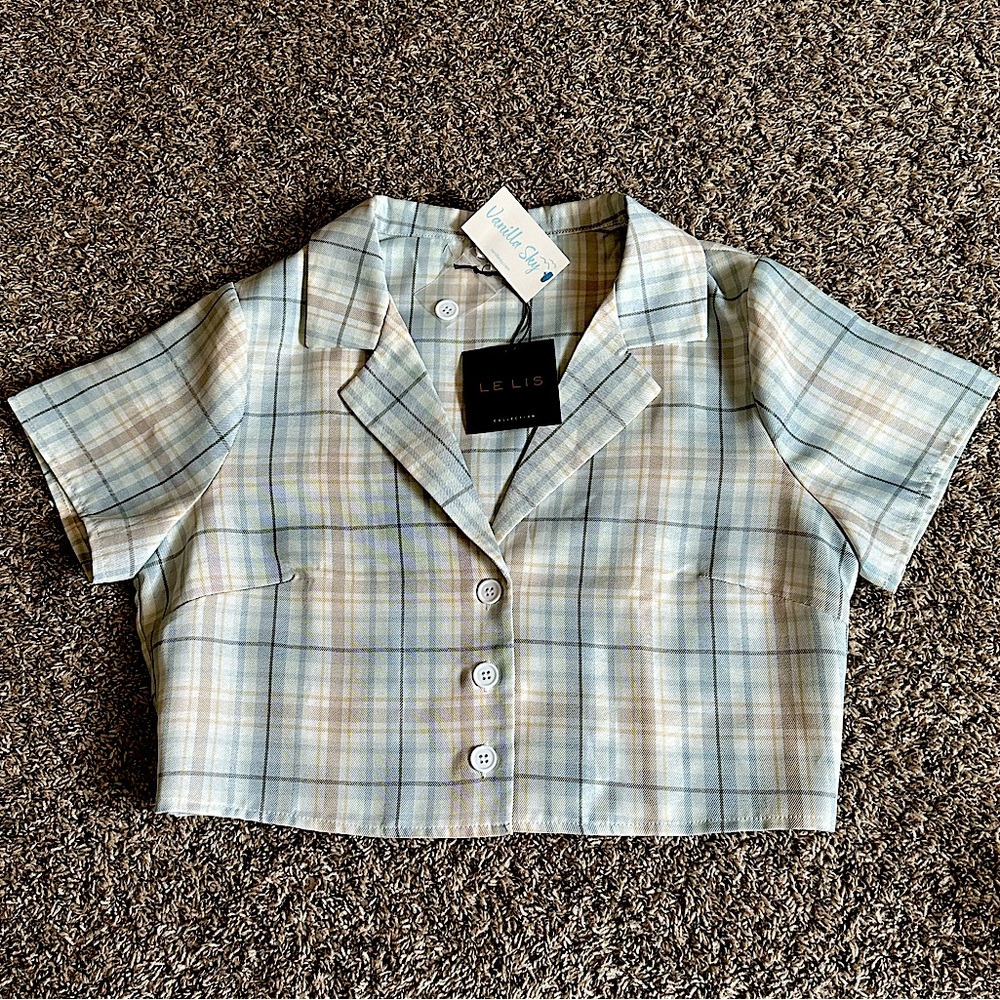 NWT cropped button down shirt